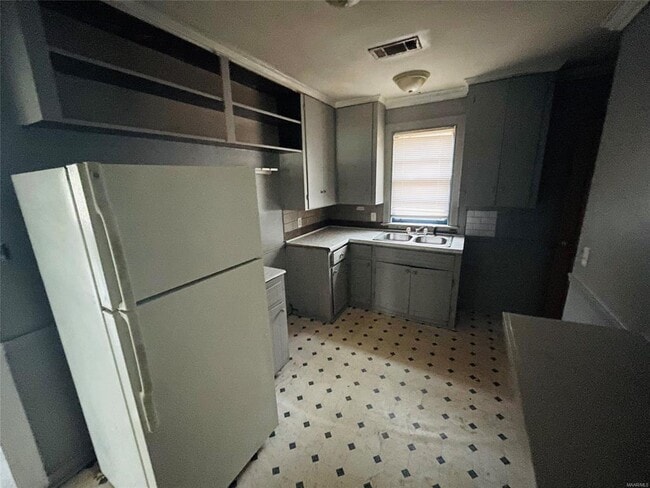 Building Photo - 2000 Cherry St