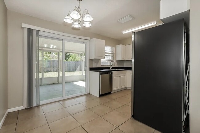 Building Photo - 110 Circle Hill Dr