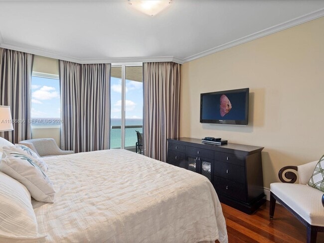 Building Photo - 17875 Collins Ave