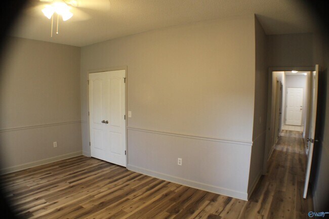 Building Photo - 111 Ervington Pl