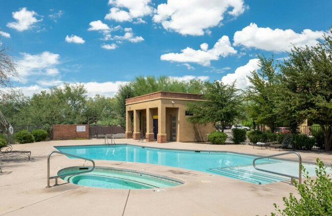 Building Photo - 2803 E River Rd