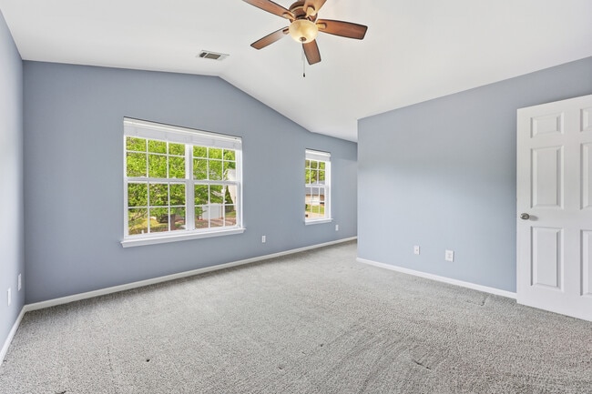 Building Photo - 3911 Hathaway Hills Dr