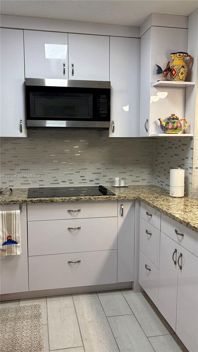 Building Photo - 98 Westbury E