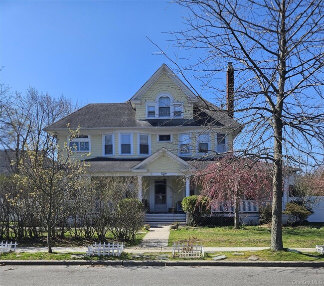 Building Photo - 2770 Academy St