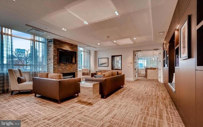 Building Photo - 100 Harborview Dr