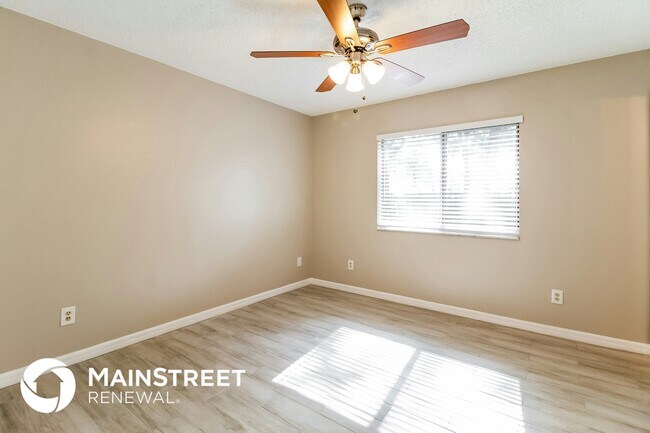Building Photo - 2409 Oak Hollow Dr