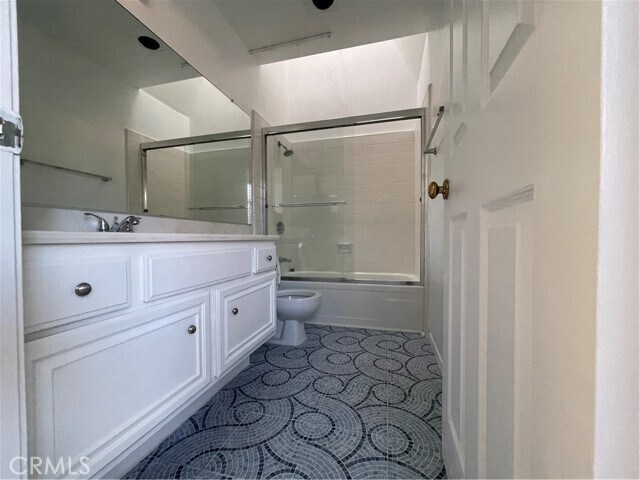 Building Photo - 16 Wellesley