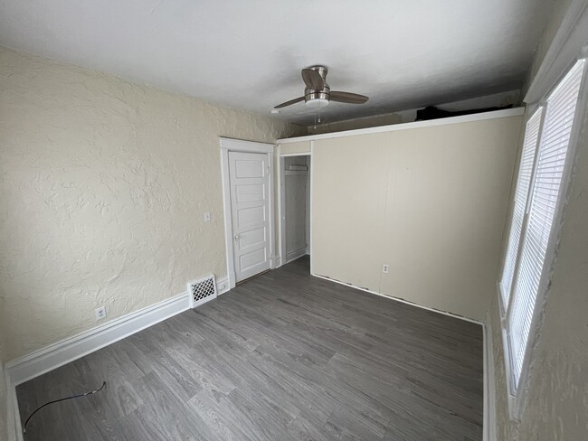 Bedroom closet - 436 S Westnedge Ct