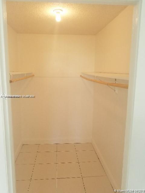 Building Photo - 2520 NW 39th Way