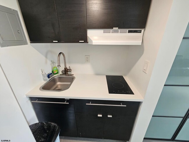 Building Photo - 3501 Boardwalk