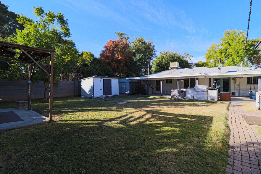 Building Photo - 2801 N 25th St