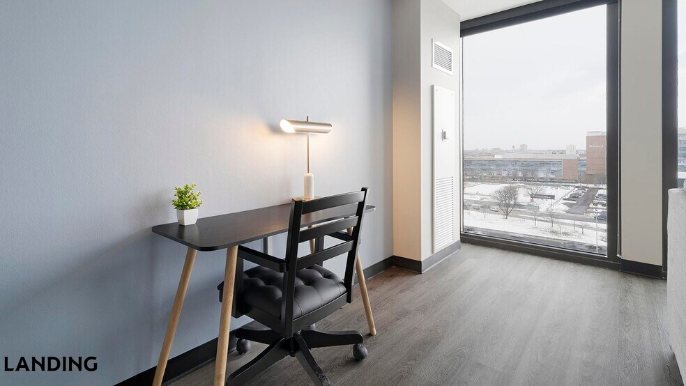 Building Photo - 1922 W Ogden Ave