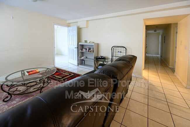 Building Photo - 161-163 Sussex Ave