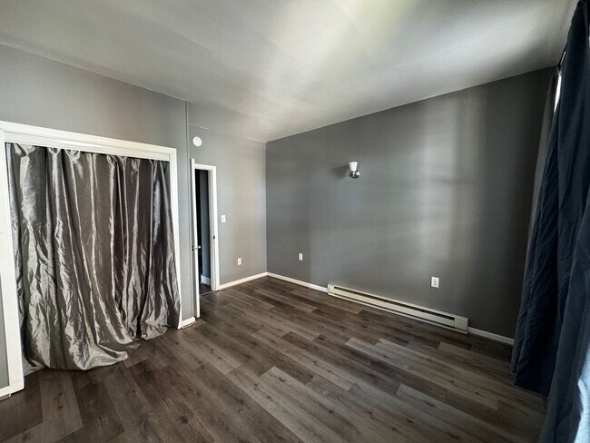 Building Photo - 2 Bedroom, 1st Floor Apartment