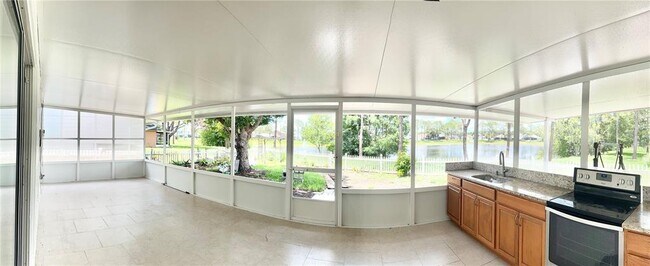Building Photo - 9419 Chandon Dr