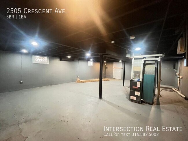 Building Photo - 2505 Crescent Ave