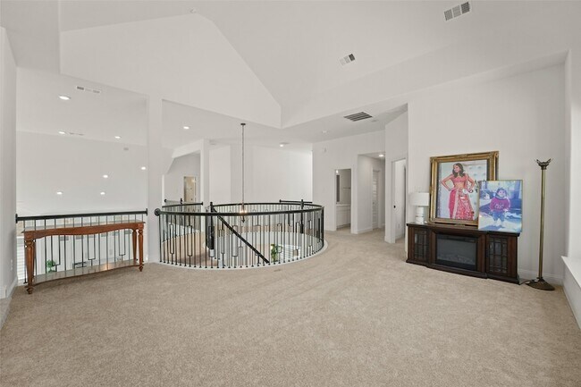 Building Photo - 2820 Shadybrook Dr