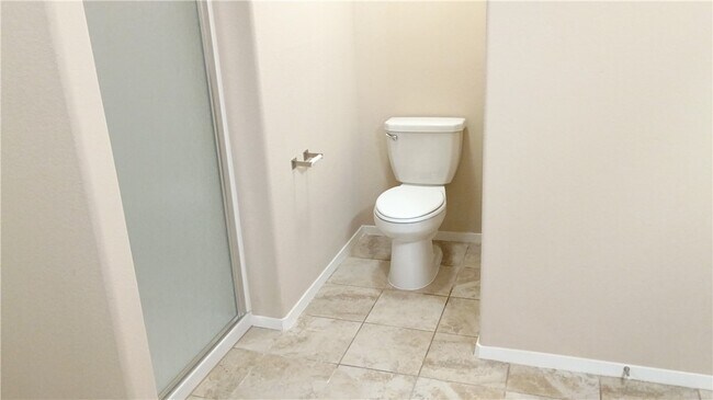 Building Photo - 905 SW Loudon Dr