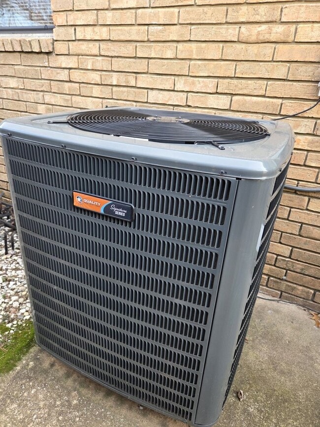 Building Photo - Beautifully updated modern ranch home in the heart of Jenks. Close to Jenks High School, Main Str...