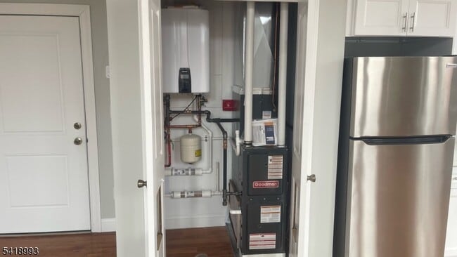 Building Photo - 38 Mill St