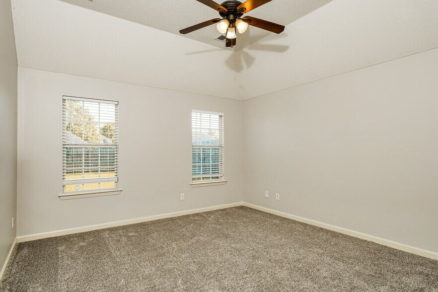 Building Photo - 10221 Adikson Dr