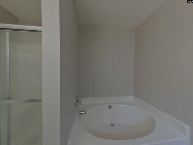 Building Photo - 109 Chatham Trace