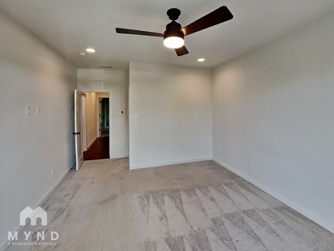 Building Photo - 436 E 33rd St