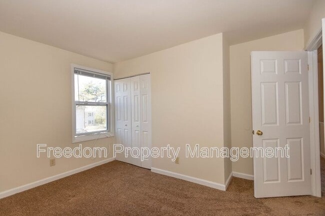 Building Photo - 9206 Hood Rd