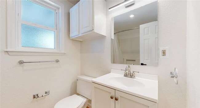 Building Photo - Stunning 5Bed 3.5Bath Modern Home on Spacious Lot in Quiet Boulder Cul-de-Sac