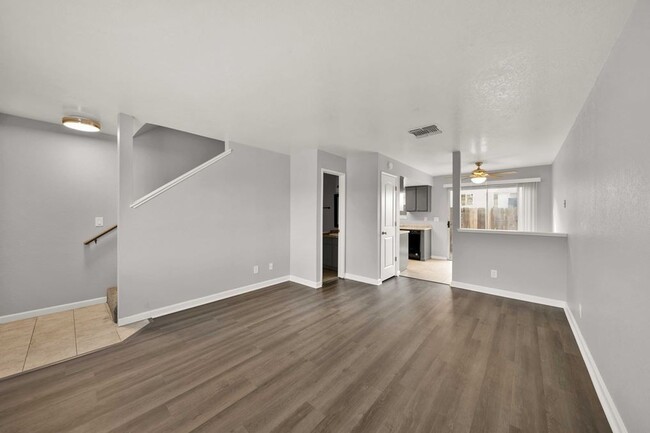 Building Photo - Heather Ridge Apartments