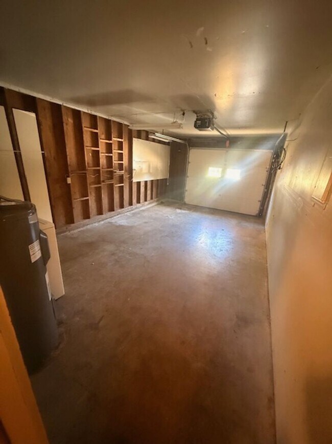 Building Photo - FRPLLC01