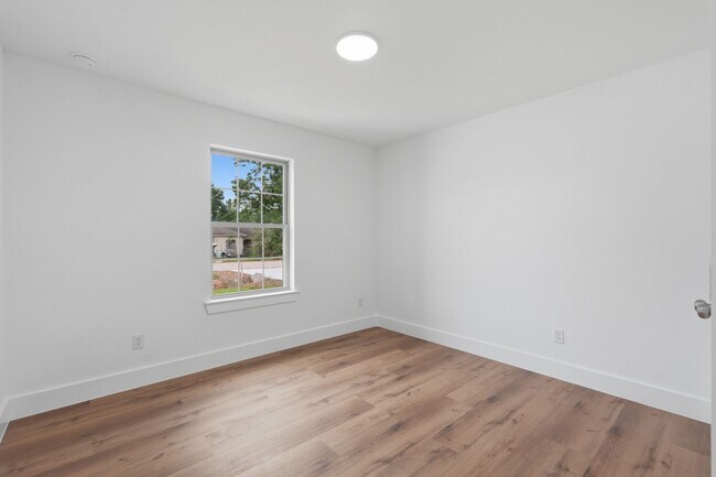 Building Photo - 13146 Lake Conroe Bay Rd