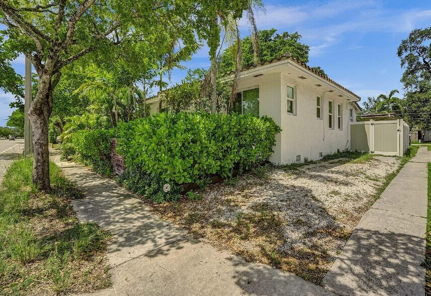 Building Photo - 615 SW 4th Ave