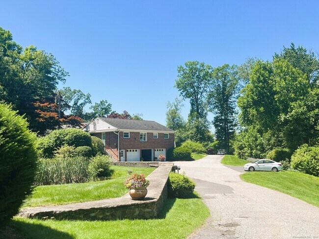 Building Photo - 3 Arbor Dr