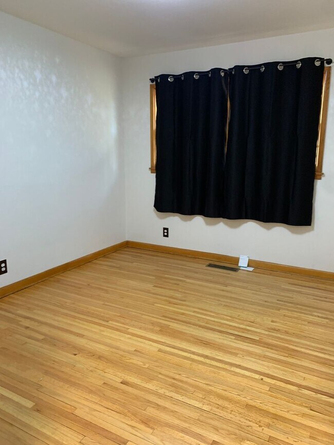 Building Photo - 1206 E Fortuna St