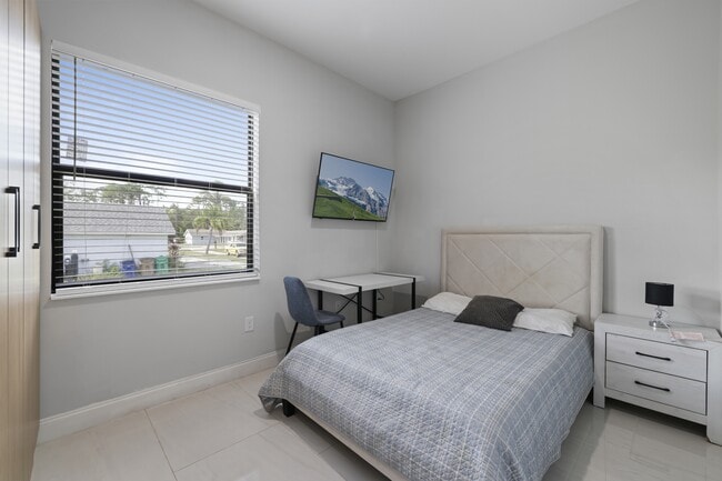 Building Photo - 2011 Olsen Ln