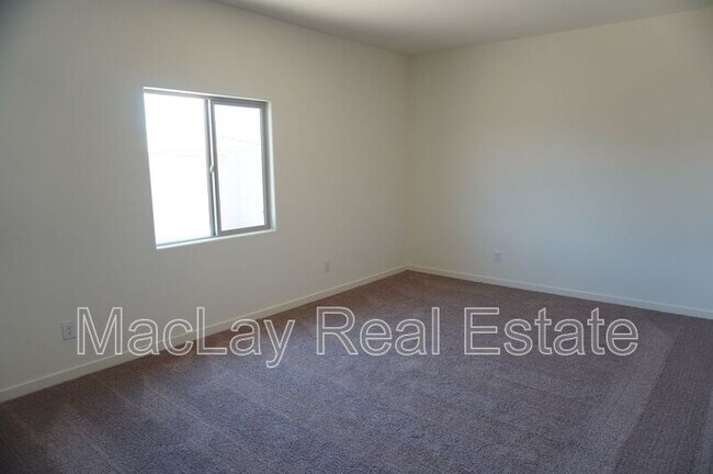 Building Photo - 659 N Crowned Dove Trail