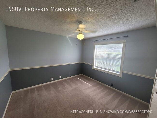 Building Photo - 5003 Bridgeport Dr