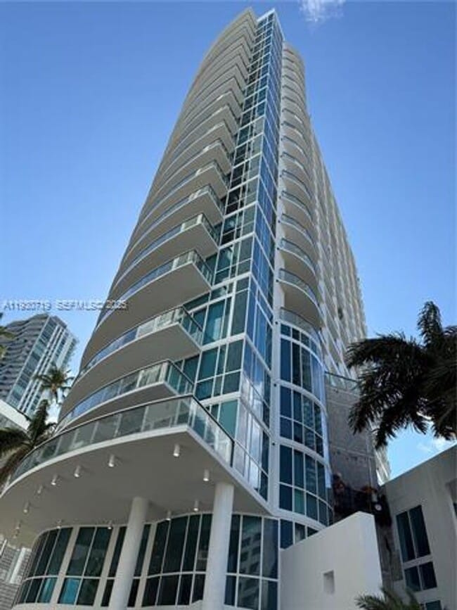 Building Photo - 480 NE 30th St