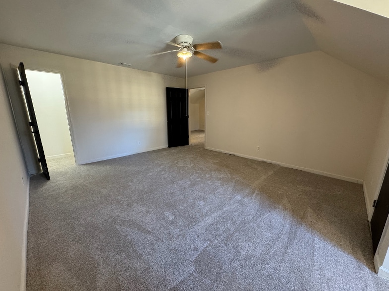 Building Photo - 135 Suffolk Dr