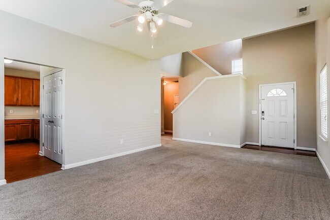 Building Photo - 4001 Laurel Glen Dr