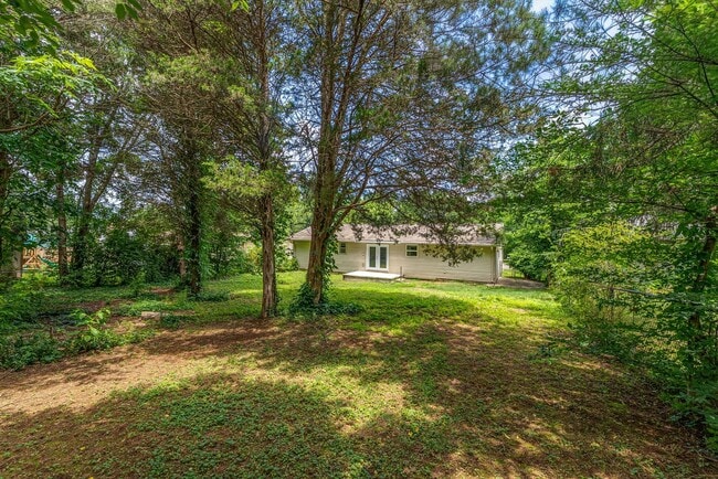 Building Photo - 7308 Meadowbrook Cir