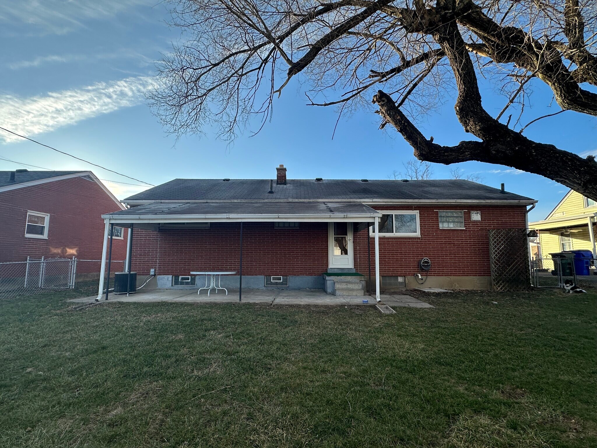Covered rear porch - 884 Kingston Dr