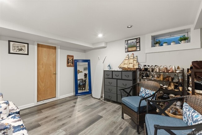 Building Photo - 55 Robbins Ave