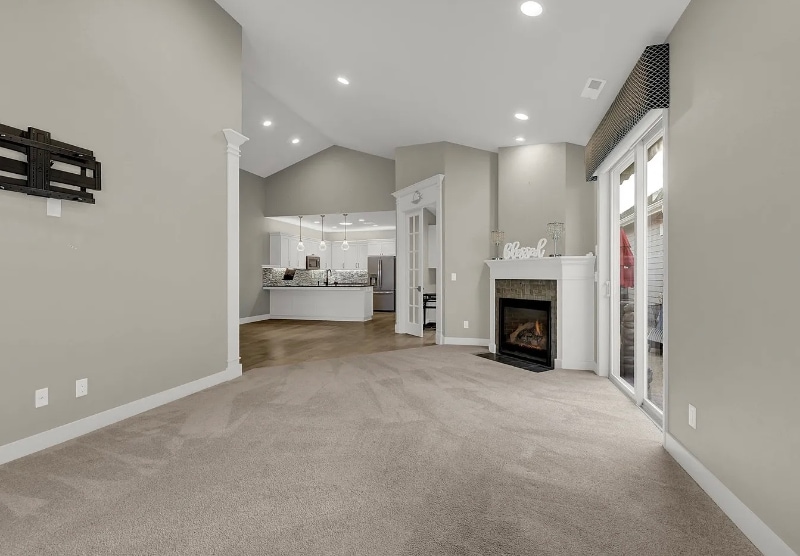 Building Photo - 2060 Lakeland Way