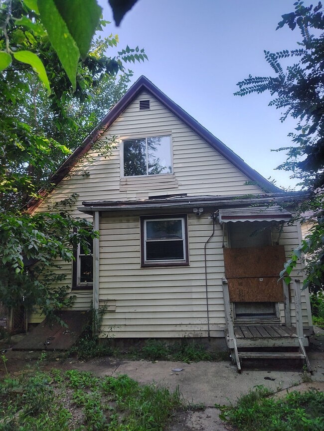 Building Photo - 2210 W Wiswall St