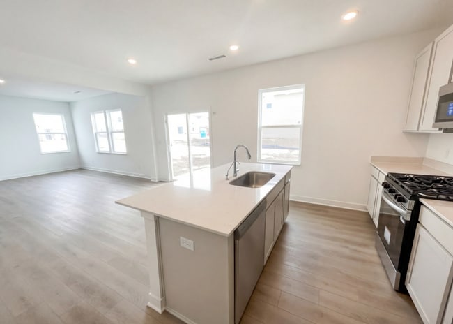 Building Photo - 2415 Fir Dr