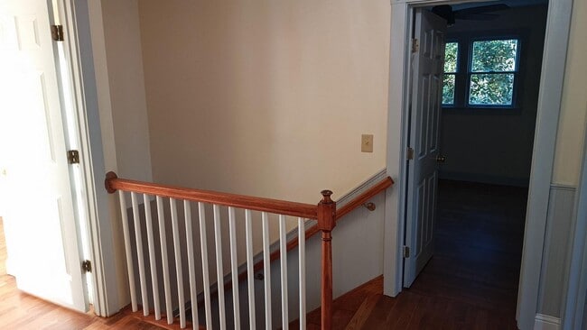 Building Photo - 6+ Bdrm Home Built 1895.  Close In.  With Pastures.