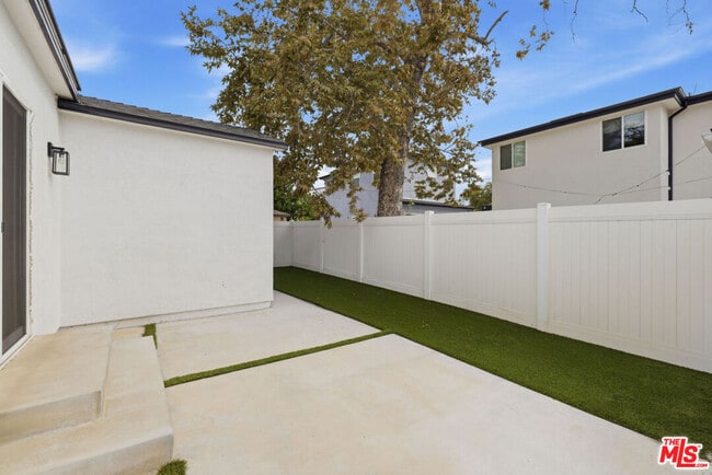 Building Photo - 6328 Camellia Ave