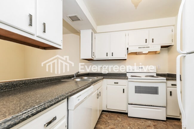 Building Photo - 7699 Mt Hood